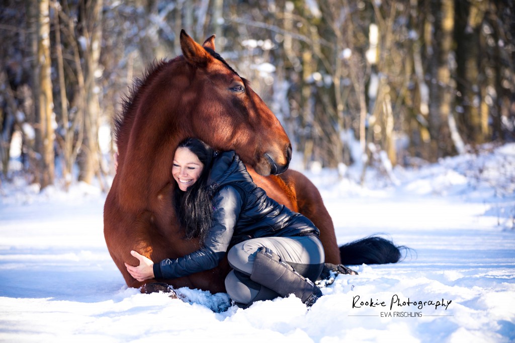Mein Lusitano legt sich für mich überall hin... für mich, ein großer Vertrauensbeweis dieses ehemaligen Wildpferdes :)