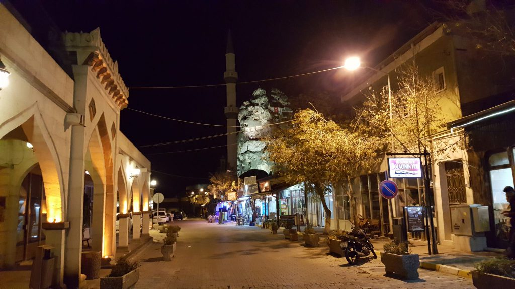 Abends machten wir noch einen kleinen Rundgang durch Mustafapasar.